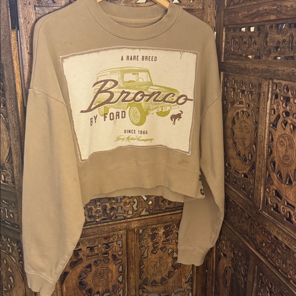 BLOOMWOOD handmade Upcycled Sweatshirt With Ford Bronco Graphic ter